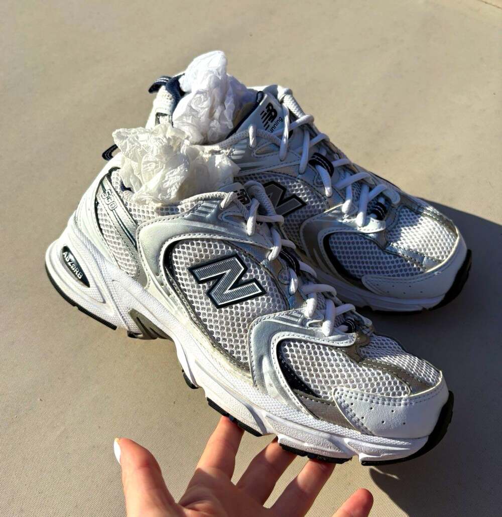 New Balance 530 White/Natural Indigo Navy Mesh Sneakers Womenβs Size 8.5
